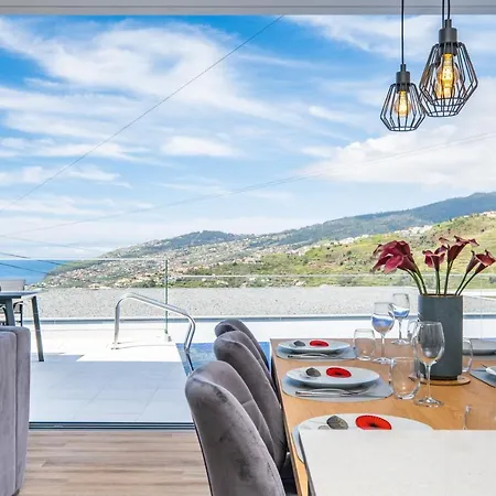 Camelia Arco da Calheta (Madeira)